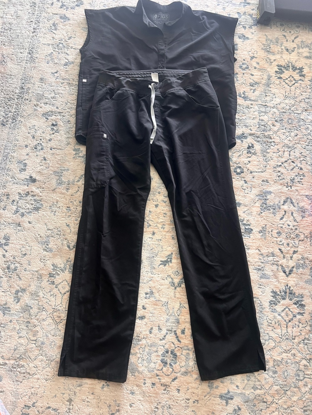Women’s Figs “Rafaela” top and “Kade” pants